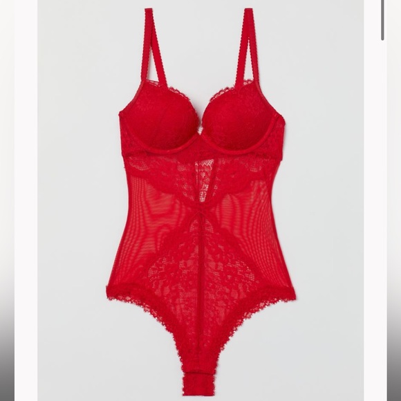 BNWT H&M red lace bodysuit - Picture 1 of 2